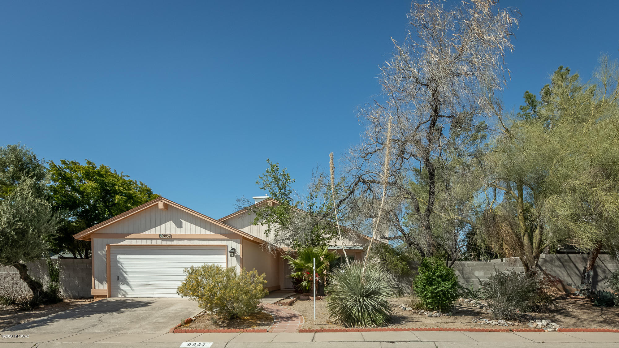 9957 East Stella Road Tucson, AZ 85730 - Photo 2 of 34 Gallery Image 2