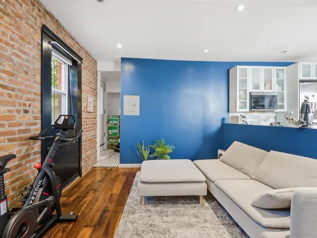 $1,800 | 158 New York Avenue, Unit 1, Jersey City, NJ 07307