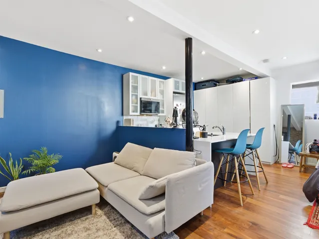 $1,800 | 158 New York Avenue, Unit 1, Jersey City, NJ 07307