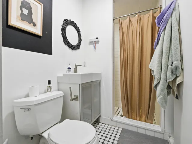 $1,800 | 158 New York Avenue, Unit 1, Jersey City, NJ 07307