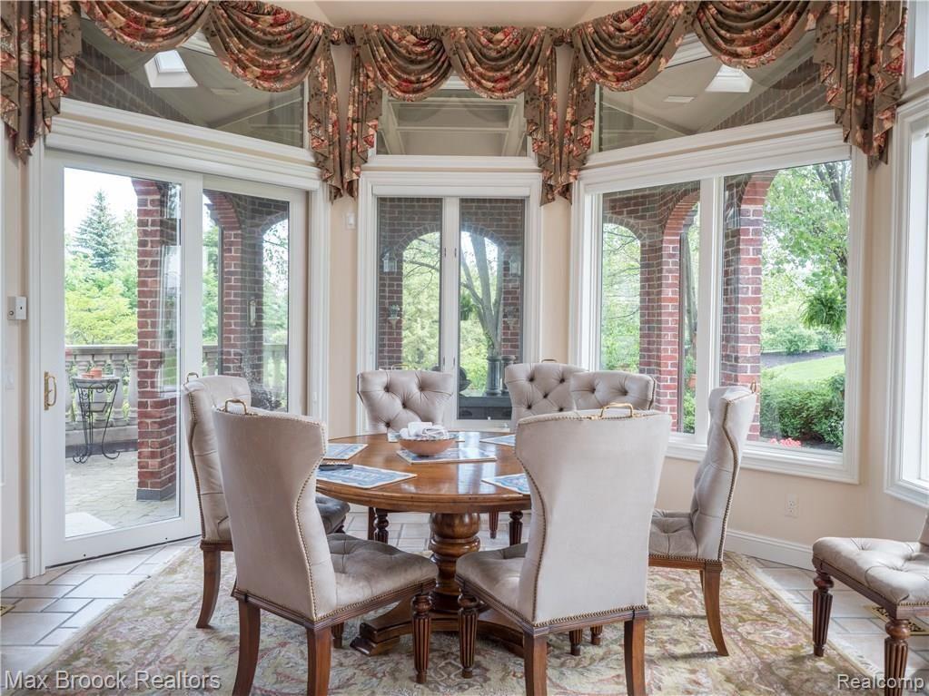 5203 Barrington Drive Rochester, MI 48306 - Photo 12 of 54 Gallery Image 12