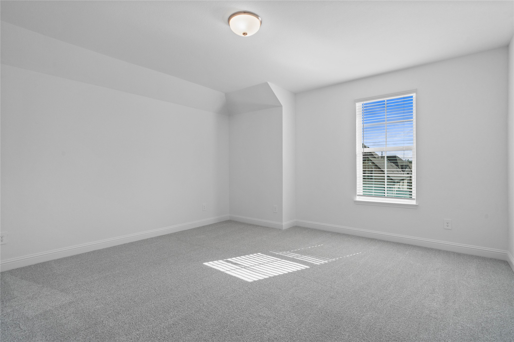 17315 July Moon Lane Conroe, TX 77302 - Photo 34 of 46 an empty room with a window