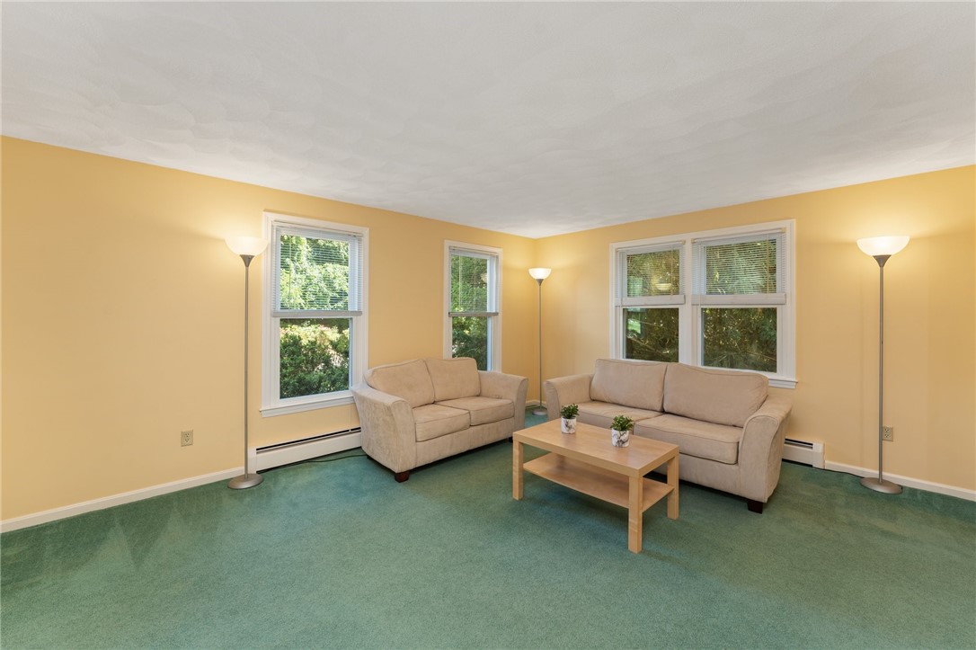 72 Scarborough Road Cumberland, RI 02864 - Photo 9 of 25 Gallery Image 9