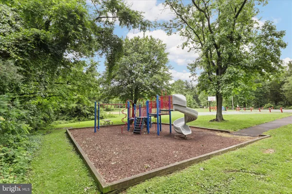 $560,000 | 3215 Memorial Street, Alexandria, VA 22306