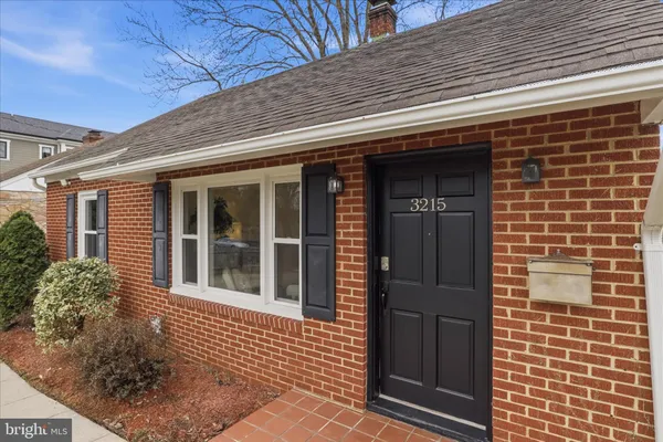 $560,000 | 3215 Memorial Street, Alexandria, VA 22306
