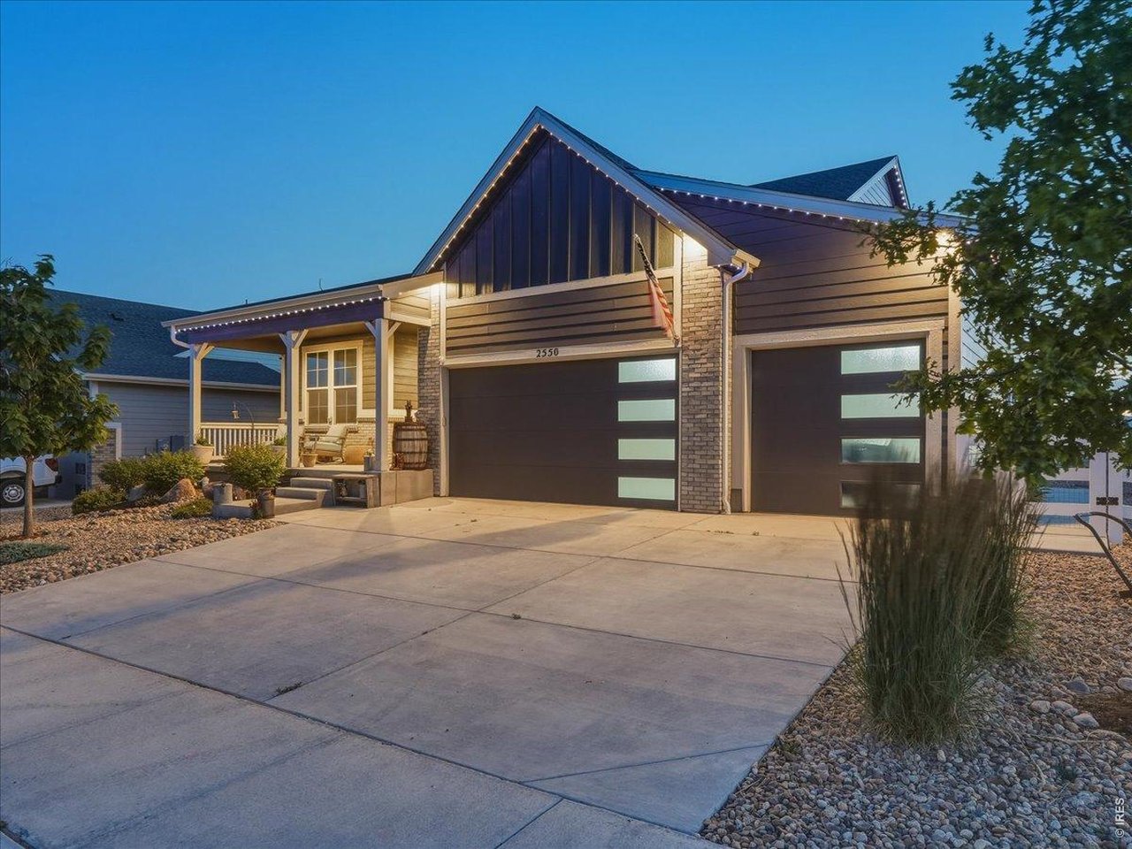 2550 Doe Rdg Way Johnstown, CO 80534 - Photo 2 of 49 Jelllyfish Exterior Lighting