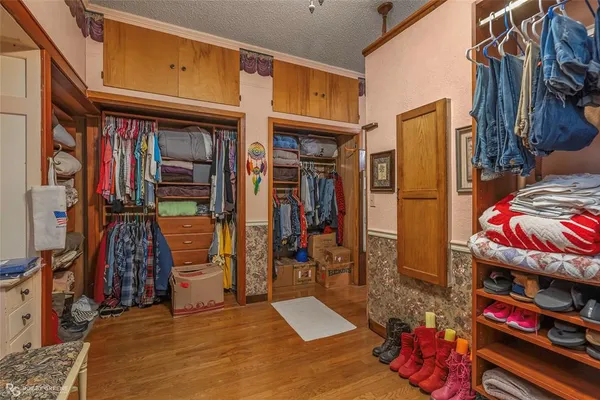 a view of a walk in closet