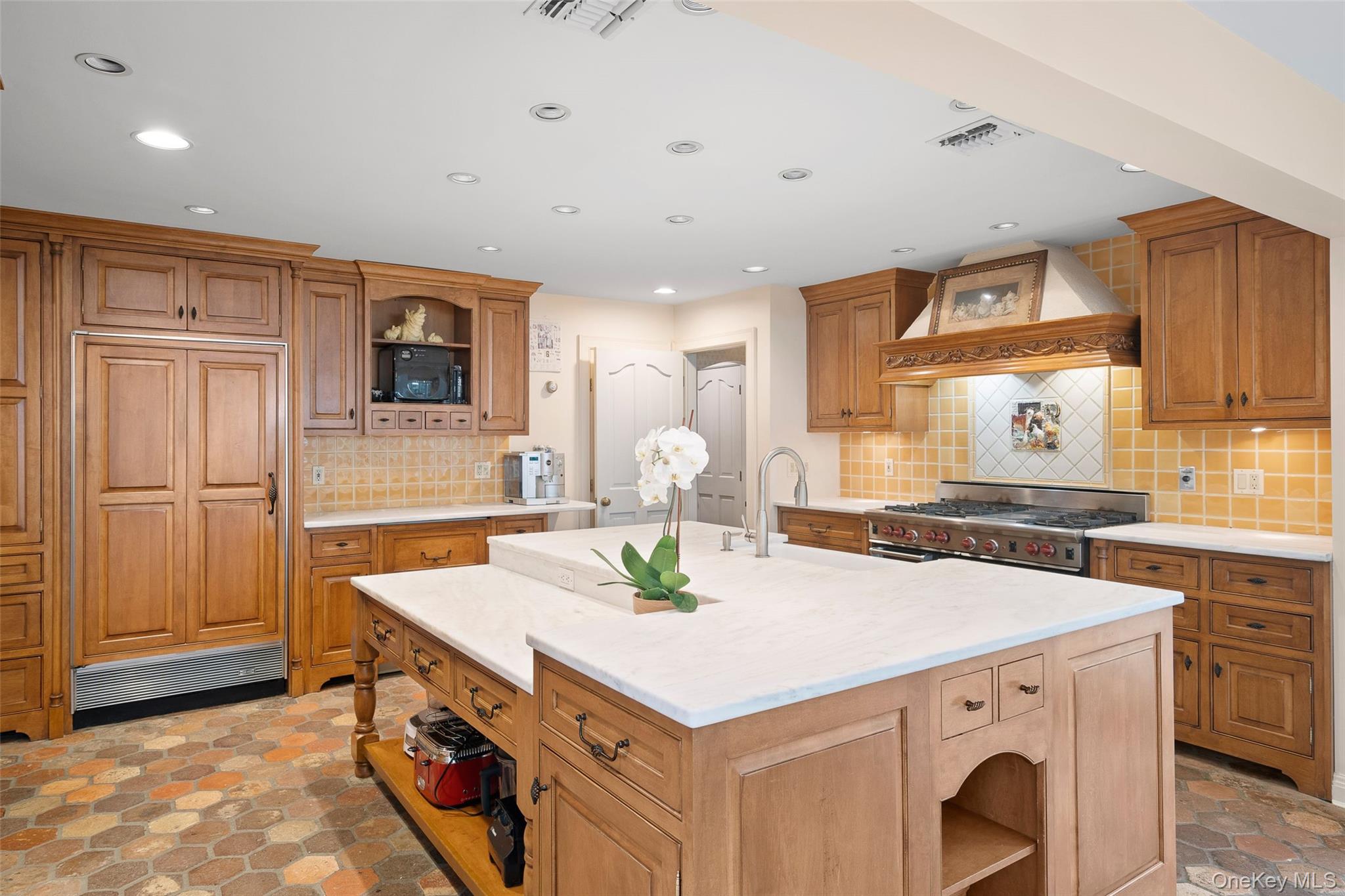 68 Flower Hill Road Huntington, NY 11743 - Photo 8 of 27