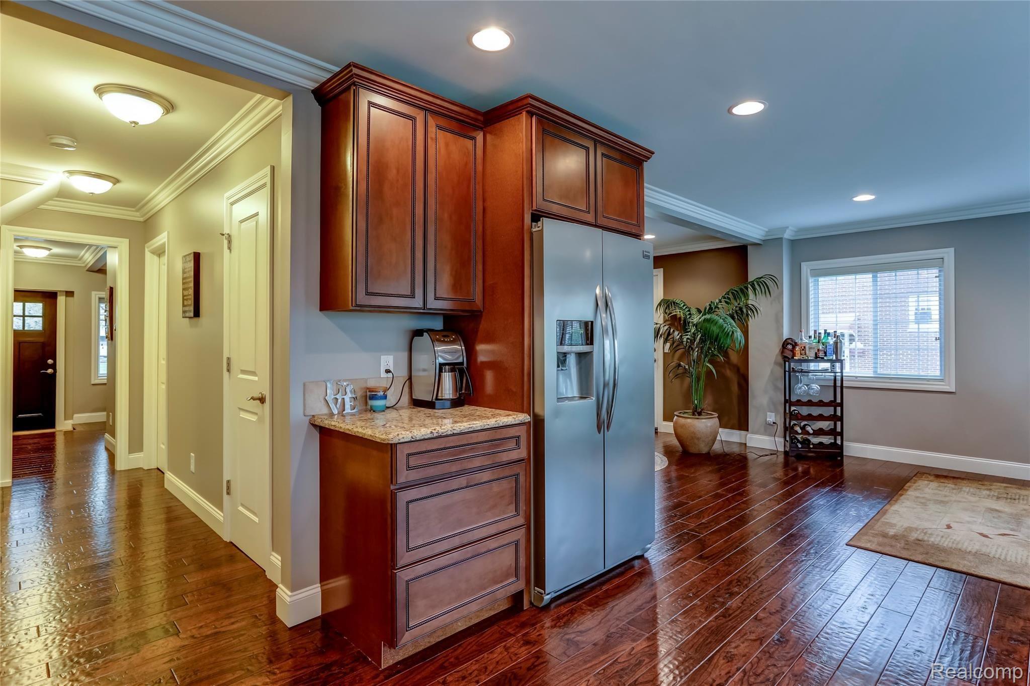 1396 Hawthorne Road Grosse Pointe, MI 48236 - Photo 12 of 25 013-1396HawthorneRoad-GrossePointeWoods-MI-48236-full.jpg
