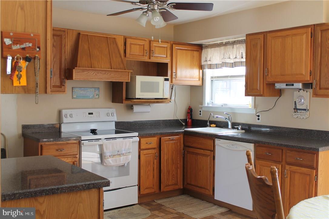 129 Bowline Road Manahawkin, NJ 08050 - Photo 7 of 19 Gallery Image 7