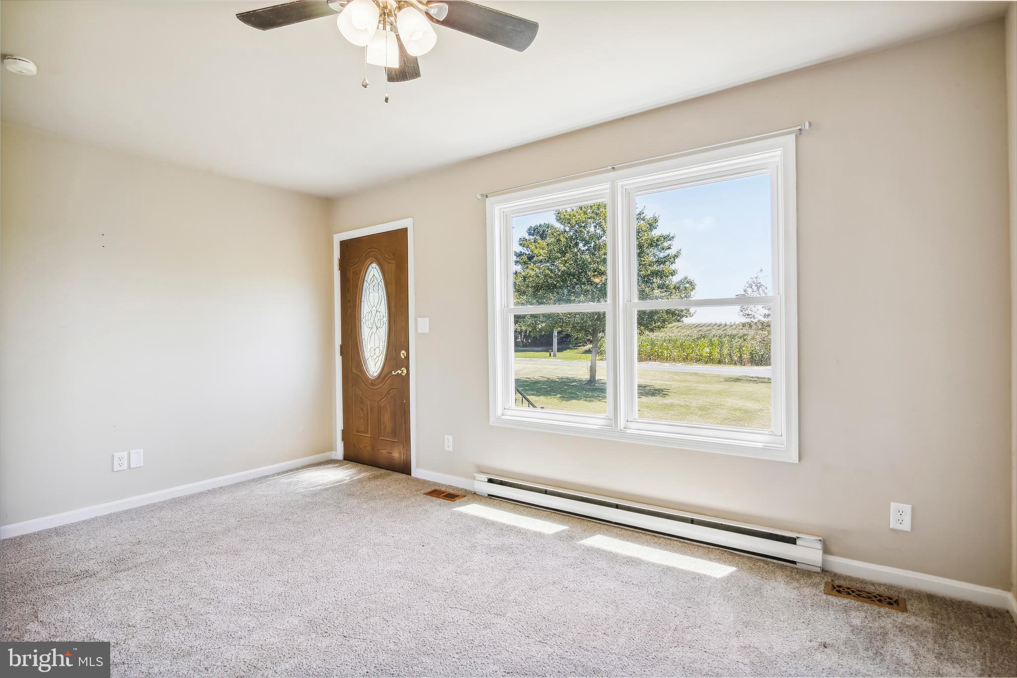 1465 Roe Ingleside Road Church Hill, MD 21623 - Photo 9 of 23 Spacious Living room
