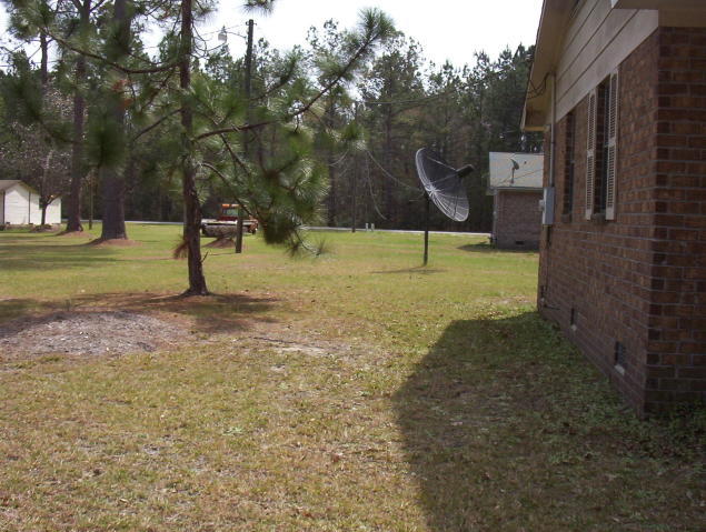 304 Gadsden Loop Walterboro, SC 29488 - Photo 7 of 17 gadsden4