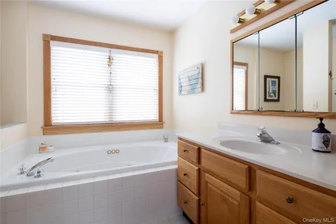 $1,249,000 | 1705 Kerwin Boulevard, Greenport, NY 11944