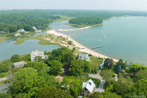 $1,249,000 | 1705 Kerwin Boulevard, Greenport, NY 11944