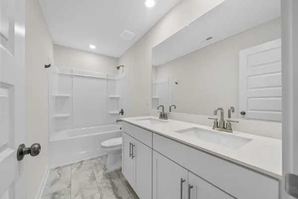 $2,695 | 887 Bur Oak Court, Clarksville, TN 37043