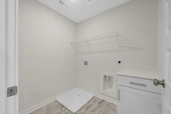 $2,695 | 887 Bur Oak Court, Clarksville, TN 37043