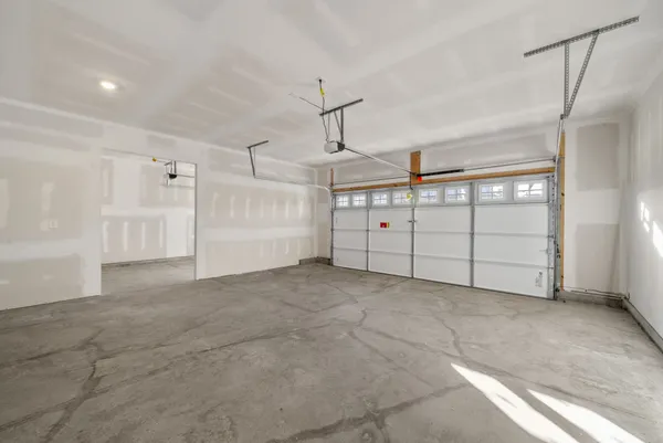 $2,695 | 887 Bur Oak Court, Clarksville, TN 37043