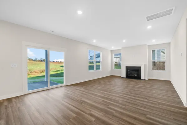 $2,695 | 887 Bur Oak Court, Clarksville, TN 37043