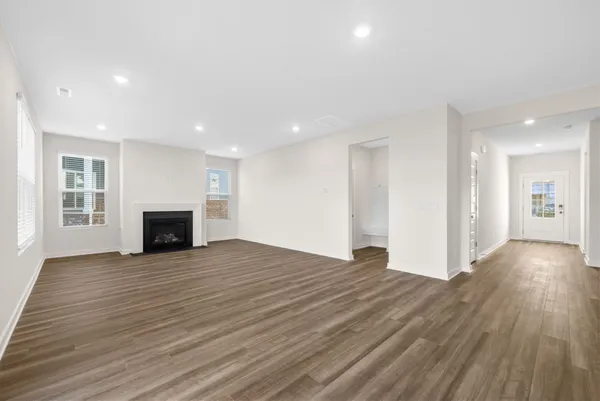 $2,695 | 887 Bur Oak Court, Clarksville, TN 37043