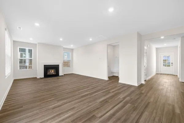 $2,695 | 887 Bur Oak Court, Clarksville, TN 37043