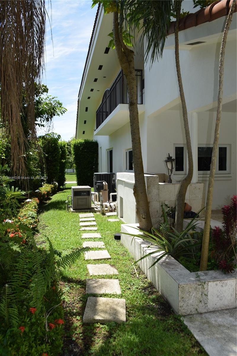 7115 Southwest 69th Court Miami, FL 33143 - Photo 16 of 58