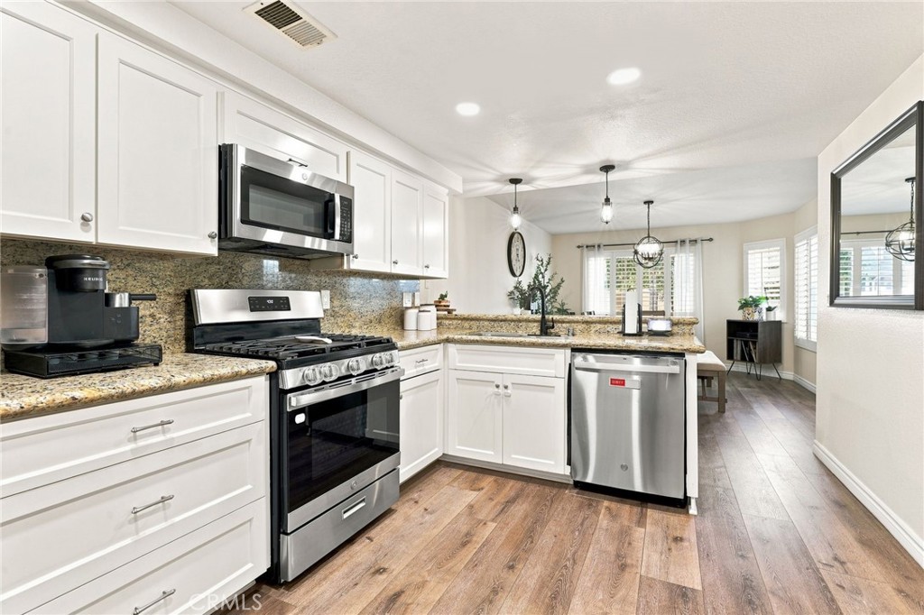 1842 Rory Lane, Unit 4 Simi Valley, CA 93063 - Photo 13 of 43 Gallery Image 13