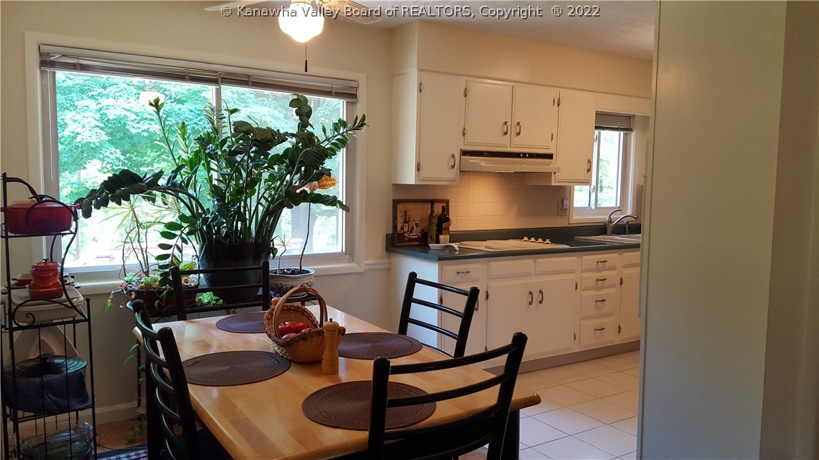 1612 Clark Road Charleston, WV 25314 - Photo 4 of 20 Gallery Image 4