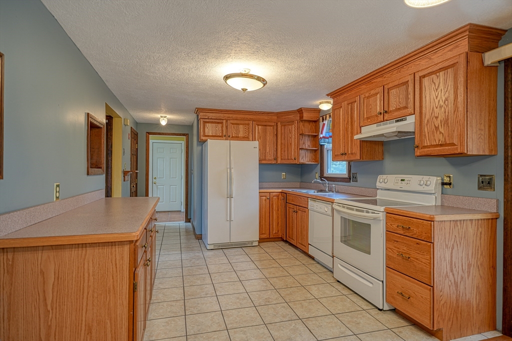 14 Longley Road Scituate, MA 02066 - Photo 8 of 24 Gallery Image 8