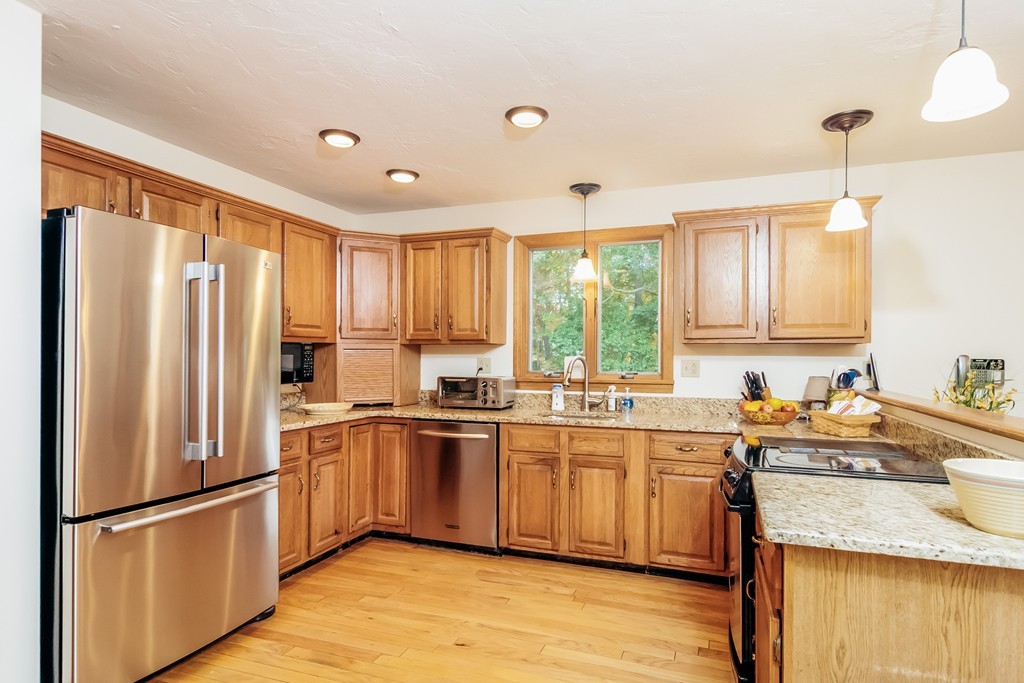 10 Putnam Road Acton, MA 01720 - Photo 4 of 28 Gallery Image 4