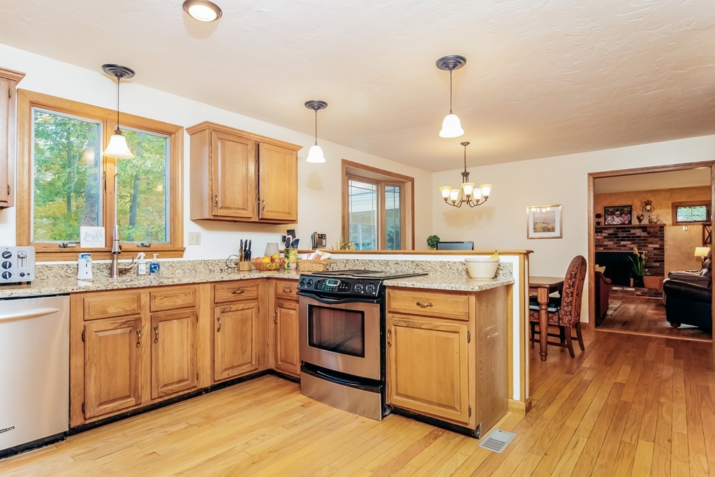 10 Putnam Road Acton, MA 01720 - Photo 5 of 28 Gallery Image 5