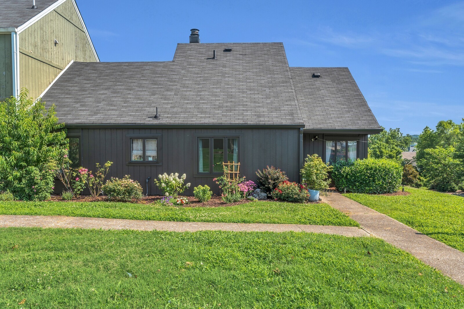 210 Raintree Drive Hermitage, TN 37076 - Photo 1 of 30 a front view of house with garden