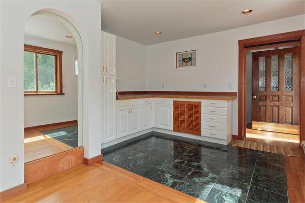 84 Maple Street Lexington, MA 02420 - Photo 21 of 26 Gallery Image 21