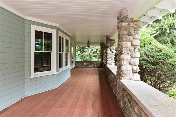 84 Maple Street Lexington, MA 02420 - Photo 4 of 26 Gallery Image 4