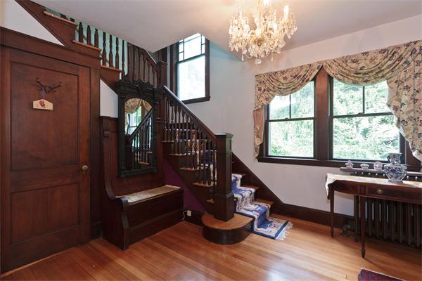 84 Maple Street Lexington, MA 02420 - Photo 10 of 26 Gallery Image 10