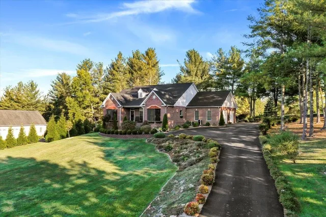 $849,500 | 40 Birdsong Lane, Edinburg, VA 22824