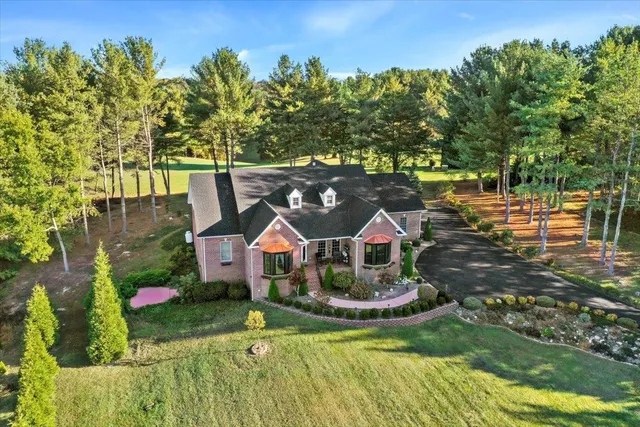 $849,500 | 40 Birdsong Lane, Edinburg, VA 22824