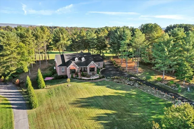 $849,500 | 40 Birdsong Lane, Edinburg, VA 22824