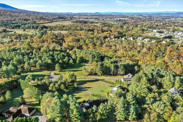 $849,500 | 40 Birdsong Lane, Edinburg, VA 22824