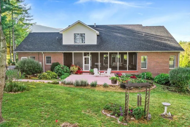 $849,500 | 40 Birdsong Lane, Edinburg, VA 22824