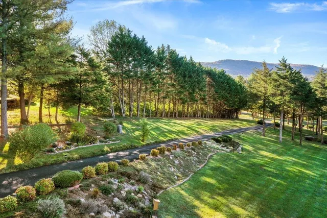 $849,500 | 40 Birdsong Lane, Edinburg, VA 22824