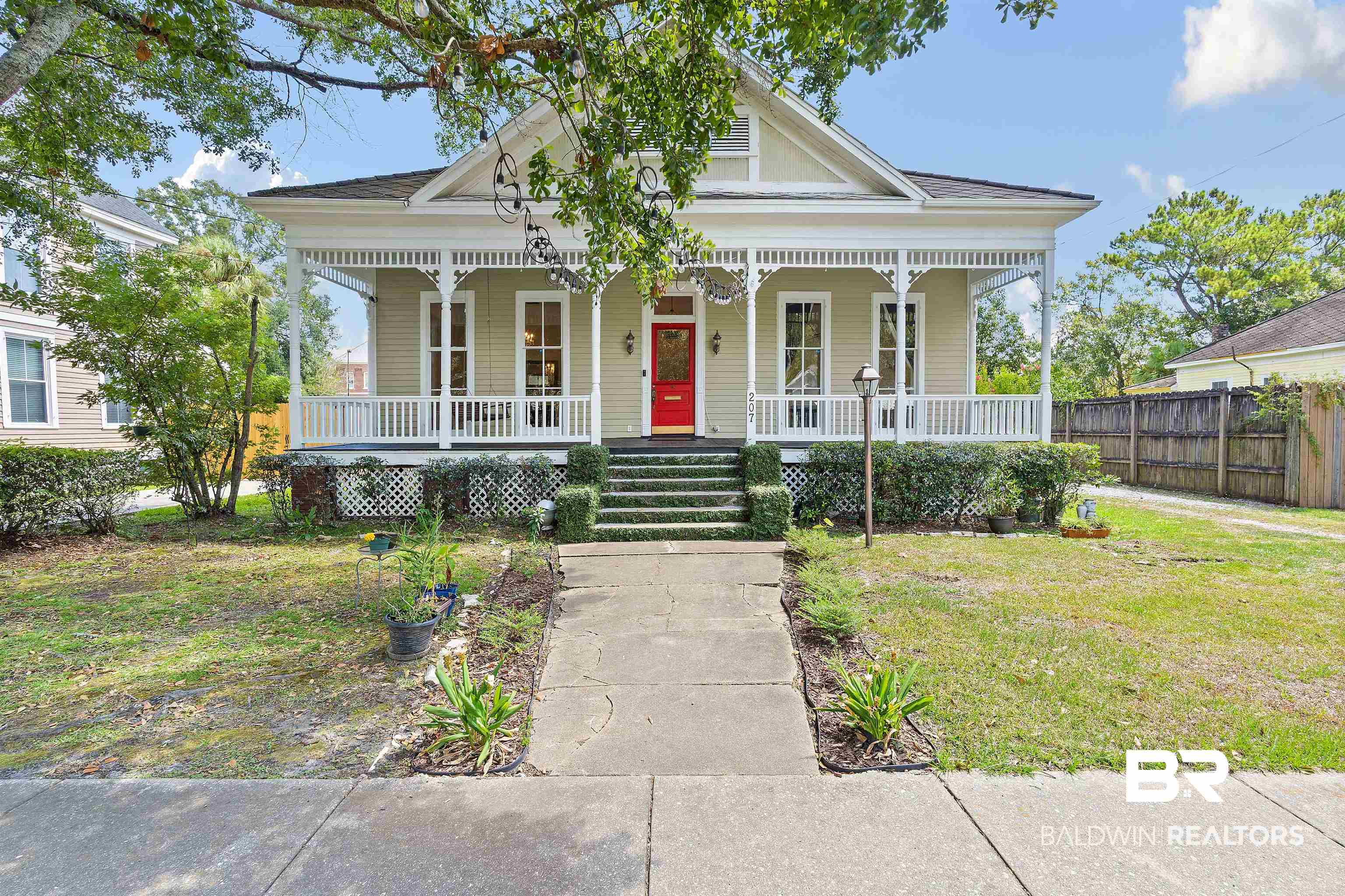 207 Dexter Avenue Mobile, AL 36604 - Photo 1 of 22