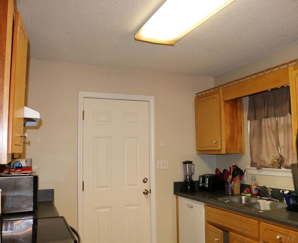 5963 Carroll Road Milton, FL 32583 - Photo 6 of 37 Gallery Image 6