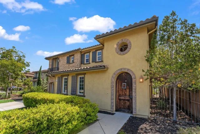 $1,450,000 | 5527 Alexandrine Court, Oceanside, CA 92057