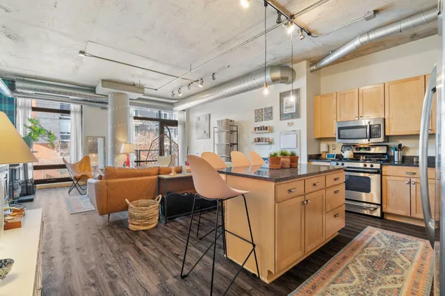 $2,200 | 720 North 4th Street, Unit 205, Minneapolis, MN 55401