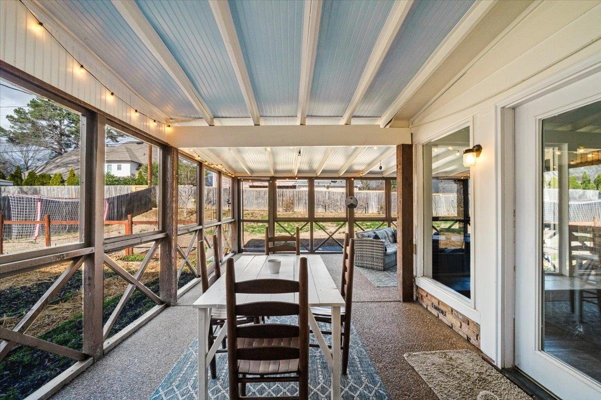 436 Cardinal Drive Collierville, TN 38017 - Photo 22 of 32 a view of a room with furniture and wooden floor