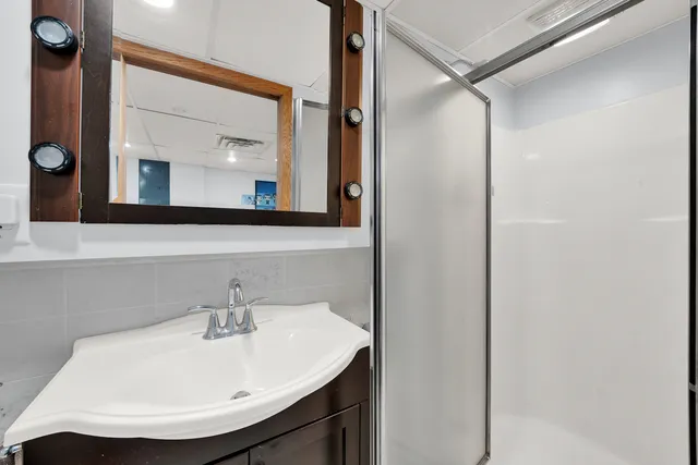 $430,000 | 9111 South 55th Avenue, Oak Lawn, IL 60453