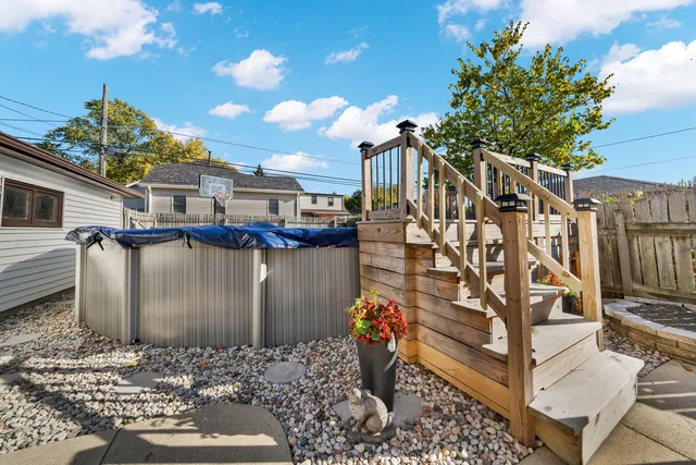 $430,000 | 9111 South 55th Avenue, Oak Lawn, IL 60453