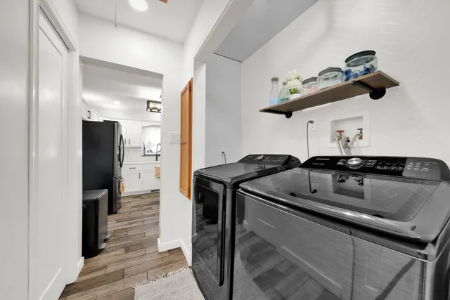 $430,000 | 9111 South 55th Avenue, Oak Lawn, IL 60453