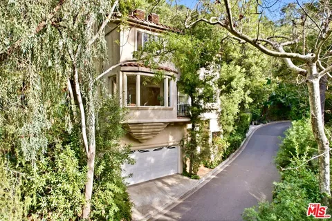 $2,195,000 | 10055 Reevesbury Drive, Beverly Hills, CA 90210