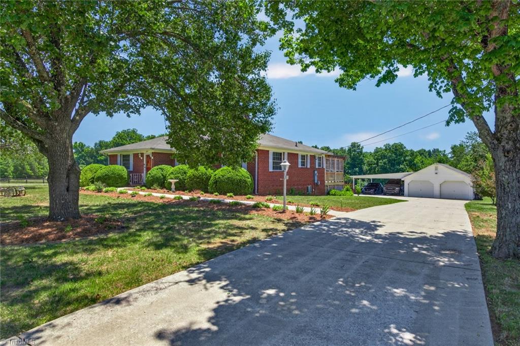 699 John Young Road Lexington, NC 27292 - Photo 3 of 49